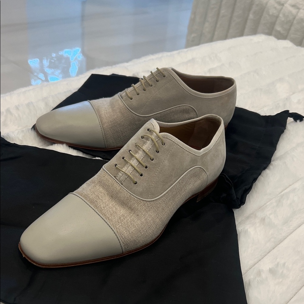 Elegant Men's Designer Christian Louboutin Cream and Gray Oxford Shoes